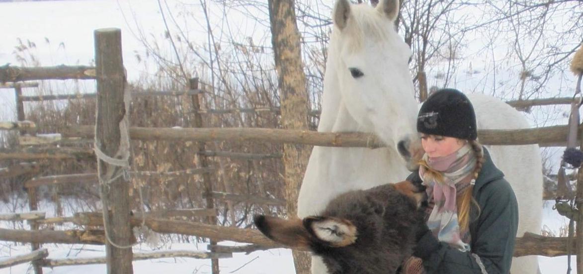 Elena Caxapoba from Ukraine needs us